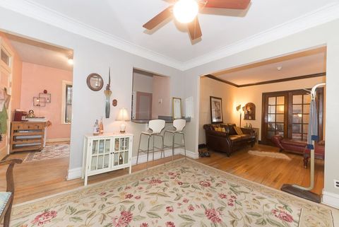 Tiny photo for 508 Madison Street #2S, Oak Park, IL 60302 (MLS # 12522095)