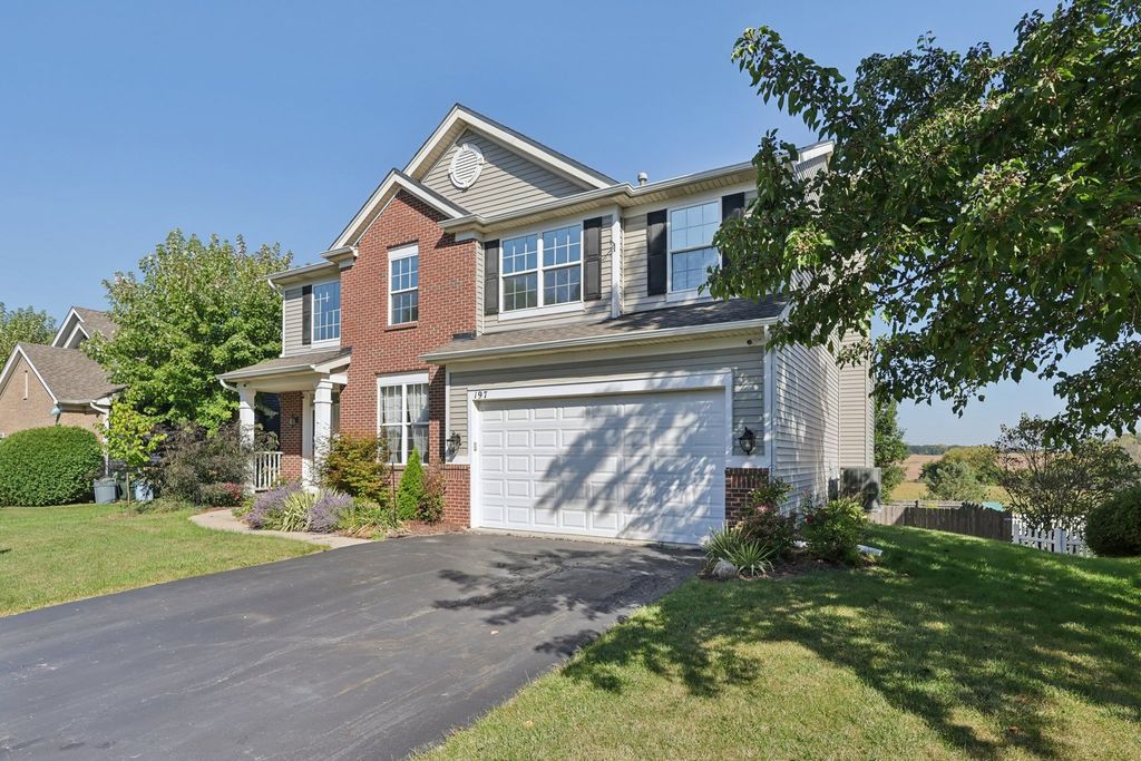 Photo for 197 E Old Mill Trail, Antioch, IL 60002 (MLS # 12486164)