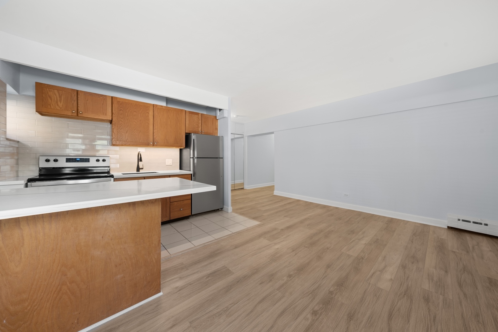 4960 N MARINE Drive 117