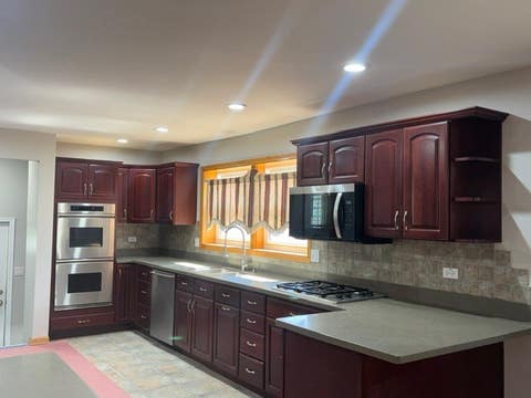 Tiny photo for 733 Caryn Circle, South Holland, IL 60473 (MLS # 12650851)