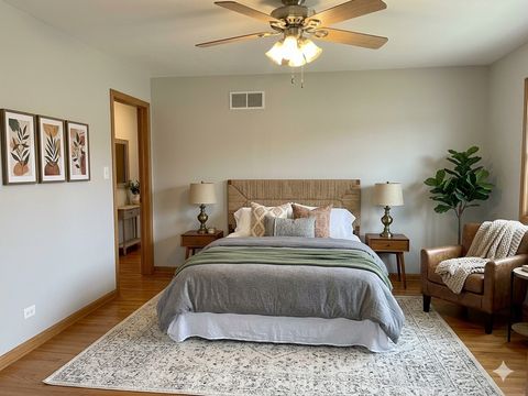 Tiny photo for 733 Caryn Circle, South Holland, IL 60473 (MLS # 12650851)