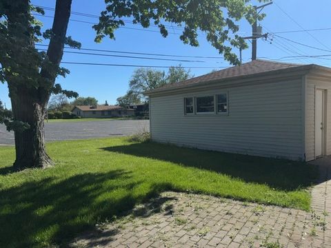 Tiny photo for 733 Caryn Circle, South Holland, IL 60473 (MLS # 12650851)
