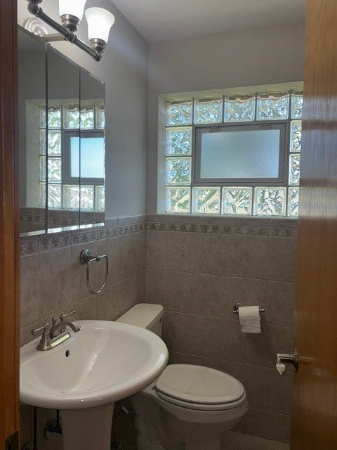 Tiny photo for 733 Caryn Circle, South Holland, IL 60473 (MLS # 12650851)
