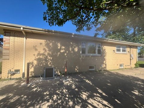 Tiny photo for 733 Caryn Circle, South Holland, IL 60473 (MLS # 12650851)