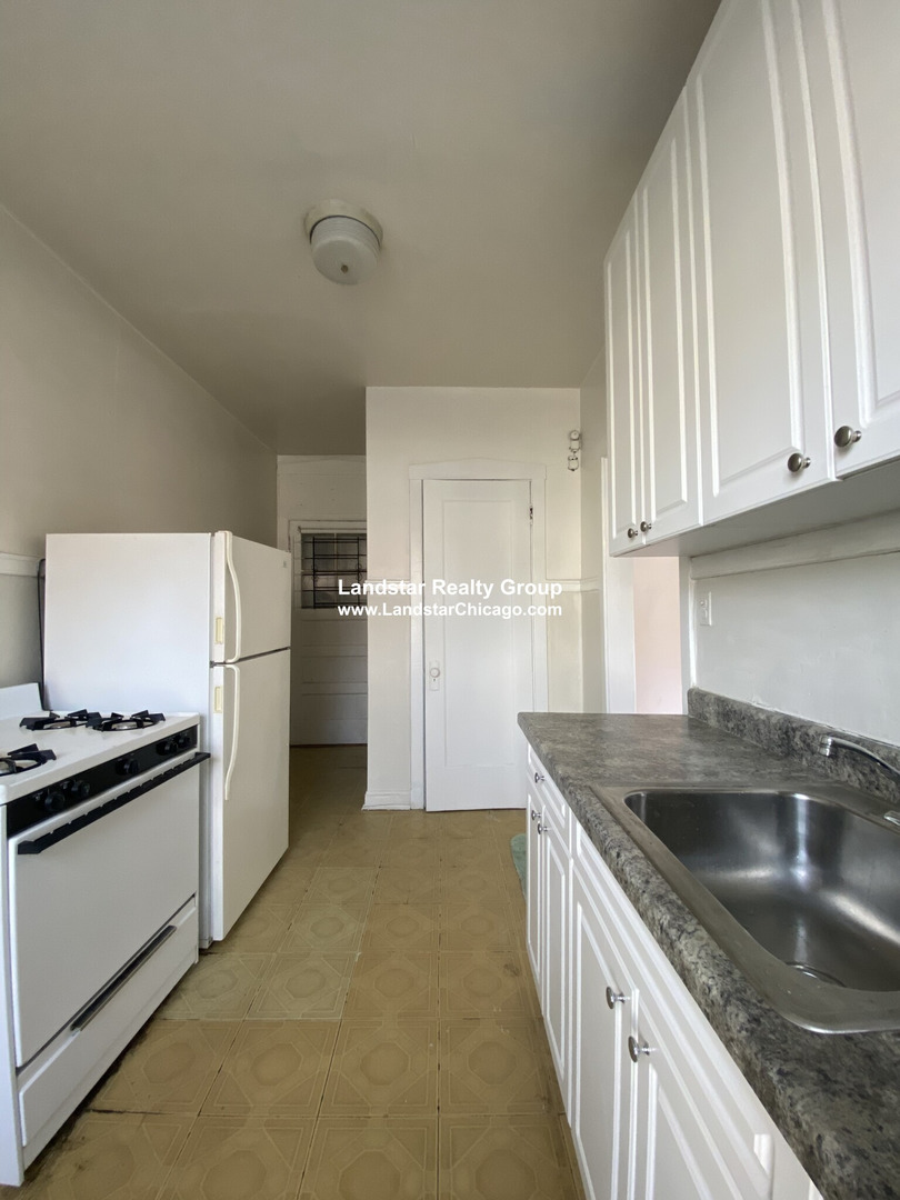 5023 N Winchester Avenue 2