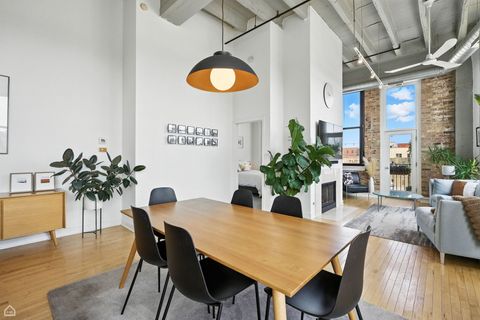 Tiny photo for 1601 W SCHOOL Street #302, Chicago, IL 60657 (MLS # 12432467)