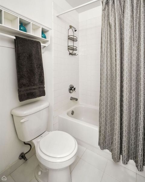 Tiny photo for 1601 W SCHOOL Street #302, Chicago, IL 60657 (MLS # 12432467)