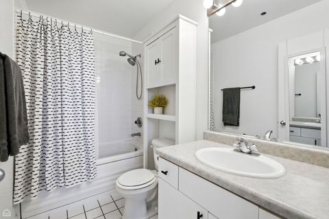 Tiny photo for 1601 W SCHOOL Street #302, Chicago, IL 60657 (MLS # 12432467)