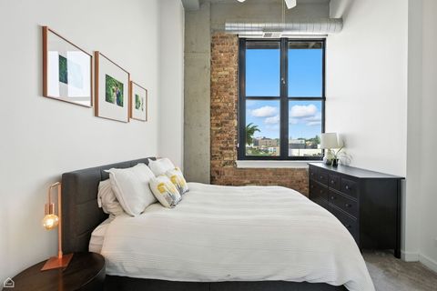 Tiny photo for 1601 W SCHOOL Street #302, Chicago, IL 60657 (MLS # 12432467)