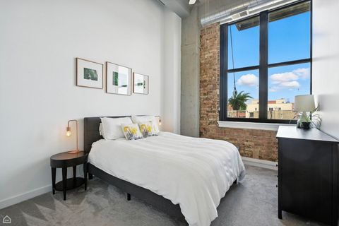 Tiny photo for 1601 W SCHOOL Street #302, Chicago, IL 60657 (MLS # 12432467)