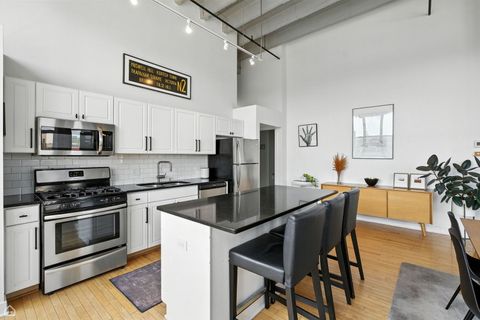 Tiny photo for 1601 W SCHOOL Street #302, Chicago, IL 60657 (MLS # 12432467)
