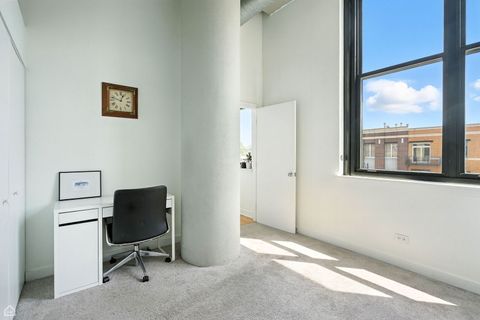 Tiny photo for 1601 W SCHOOL Street #302, Chicago, IL 60657 (MLS # 12432467)