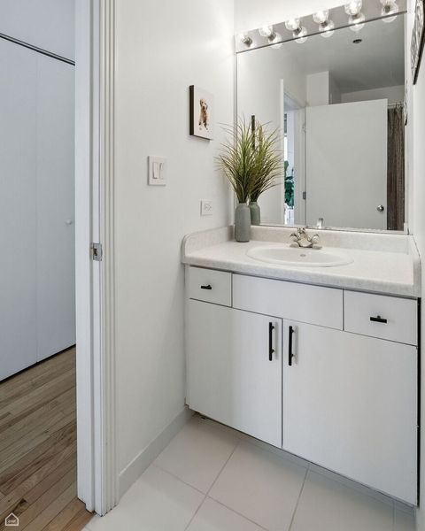 Tiny photo for 1601 W SCHOOL Street #302, Chicago, IL 60657 (MLS # 12432467)