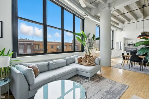 Tiny photo for 1601 W SCHOOL Street #302, Chicago, IL 60657 (MLS # 12432467)