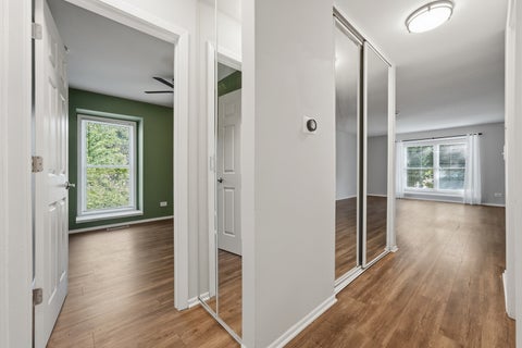 Tiny photo for 761 Garfield Avenue #B, Libertyville, IL 60048 (MLS # 12762535)