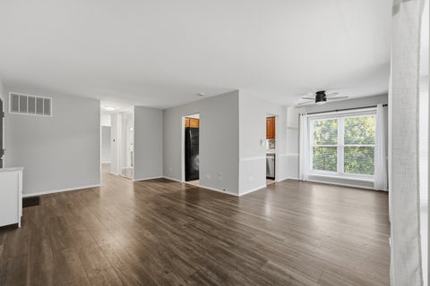 Tiny photo for 761 Garfield Avenue #B, Libertyville, IL 60048 (MLS # 12762535)