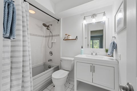 Tiny photo for 761 Garfield Avenue #B, Libertyville, IL 60048 (MLS # 12762535)