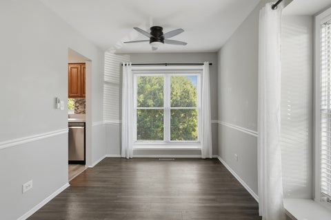 Tiny photo for 761 Garfield Avenue #B, Libertyville, IL 60048 (MLS # 12762535)