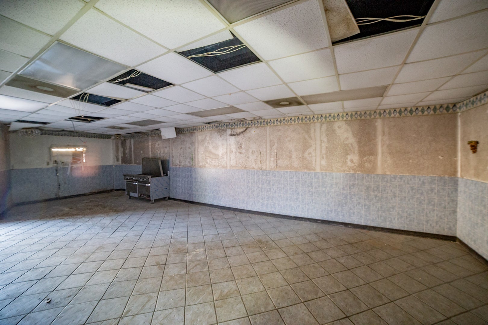 1423 W 79th Street