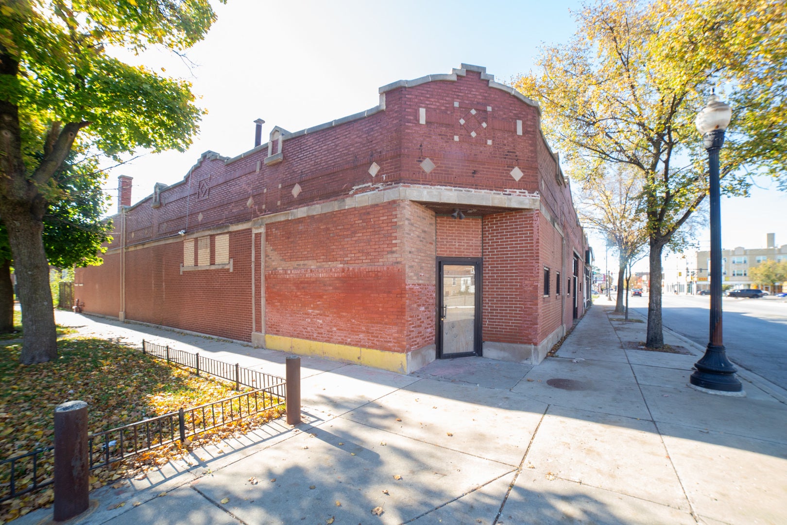 1423 W 79th Street