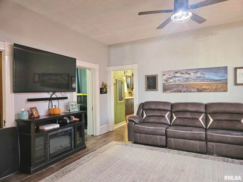 Tiny photo for 707 9TH Avenue, Durant, IA 52747 (MLS # QC4268303)