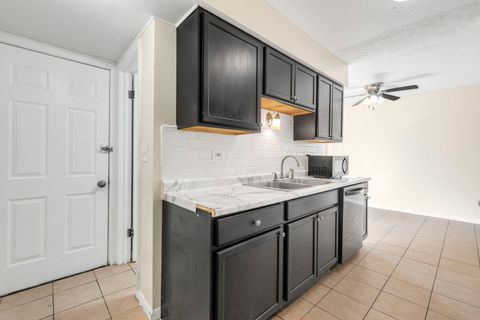 Tiny photo for 4077 Club Tree Drive, Streamwood, IL 60107 (MLS # 12489961)