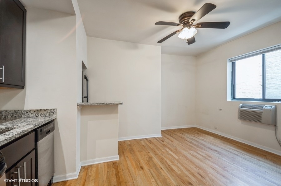 1430 N Dearborn Street 405