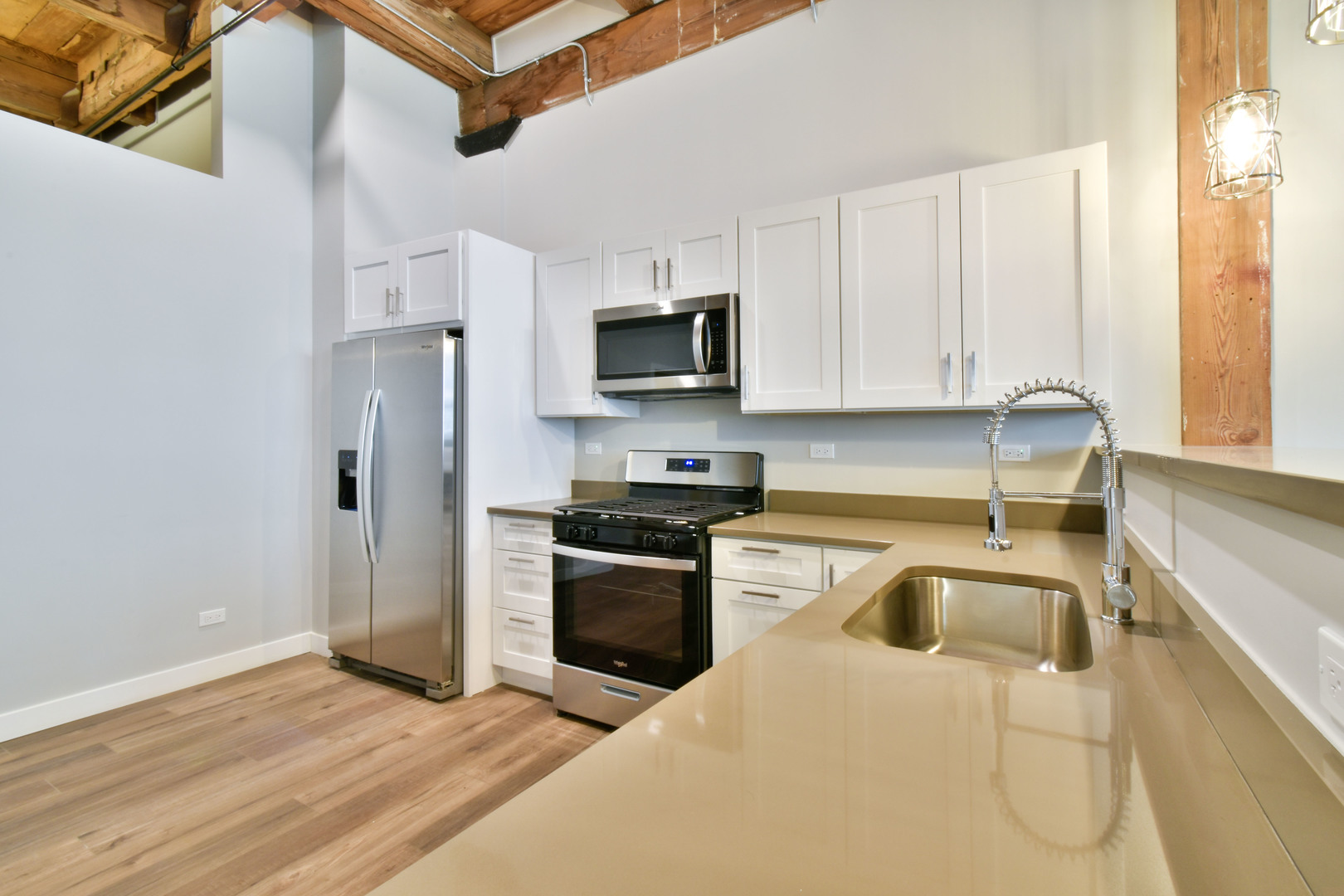 11 E Illinois Street 603