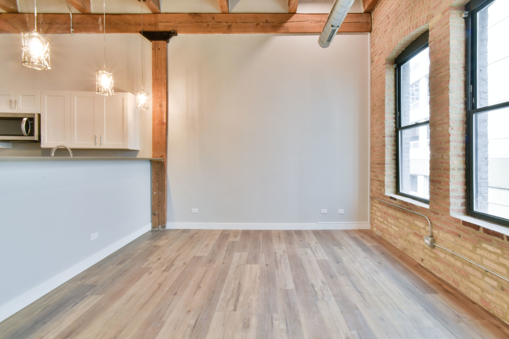 11 E Illinois Street 603