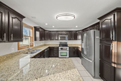 Tiny photo for 4700 Heatherstone Road, Bettendorf, IA 52722 (MLS # 12580461)