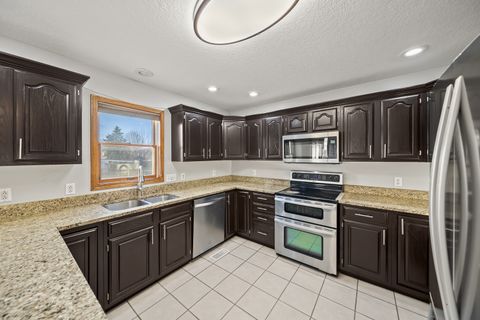 Tiny photo for 4700 Heatherstone Road, Bettendorf, IA 52722 (MLS # 12580461)