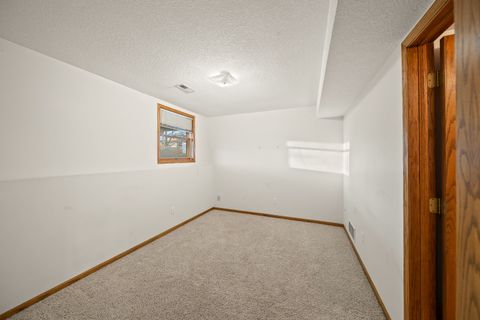 Tiny photo for 4700 Heatherstone Road, Bettendorf, IA 52722 (MLS # 12580461)