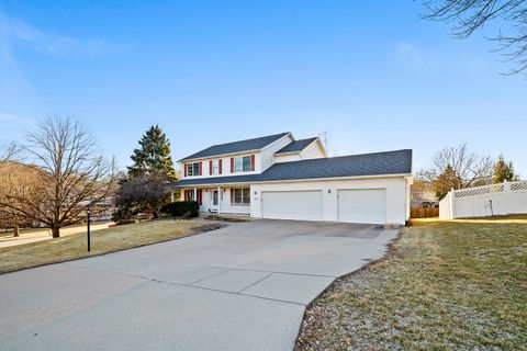 Photo of 4700 Heatherstone Road, Bettendorf, IA 52722 (MLS # 12580461)