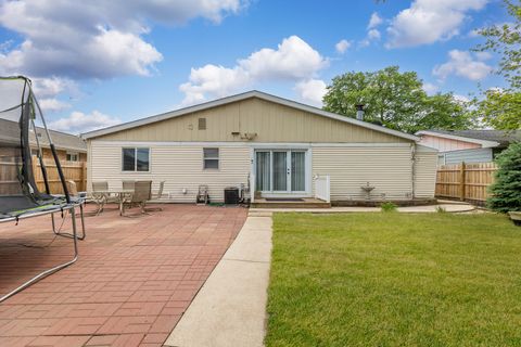 Tiny photo for 7740 Monitor Avenue, Burbank, IL 60459 (MLS # 12519233)