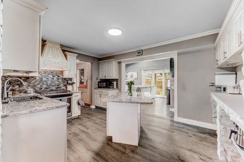 Tiny photo for 7740 Monitor Avenue, Burbank, IL 60459 (MLS # 12519233)