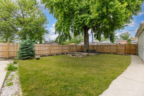 Tiny photo for 7740 Monitor Avenue, Burbank, IL 60459 (MLS # 12519233)