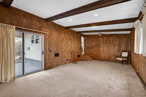 Tiny photo for 908 Grand Court, Davenport, IA 52803 (MLS # 12575933)