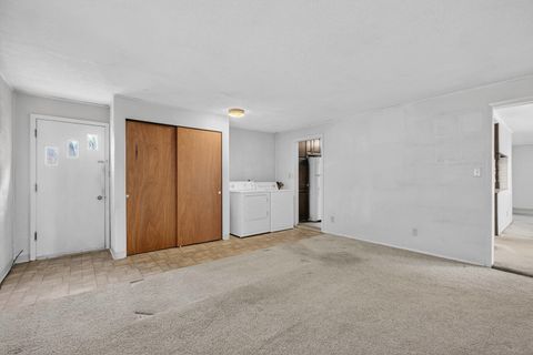 Tiny photo for 908 Grand Court, Davenport, IA 52803 (MLS # 12575933)