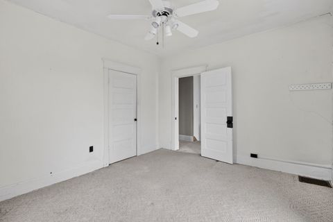 Tiny photo for 908 Grand Court, Davenport, IA 52803 (MLS # 12575933)