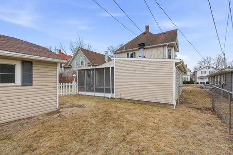 Tiny photo for 908 Grand Court, Davenport, IA 52803 (MLS # 12575933)