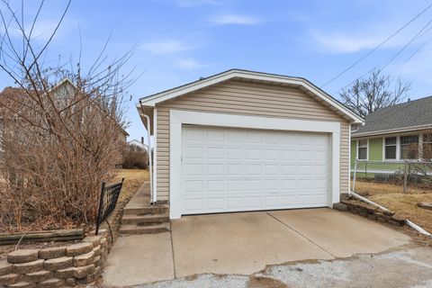 Tiny photo for 908 Grand Court, Davenport, IA 52803 (MLS # 12575933)