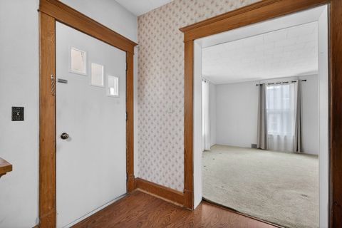 Tiny photo for 908 Grand Court, Davenport, IA 52803 (MLS # 12575933)