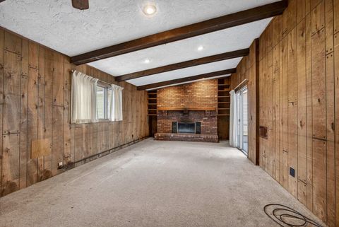 Tiny photo for 908 Grand Court, Davenport, IA 52803 (MLS # 12575933)