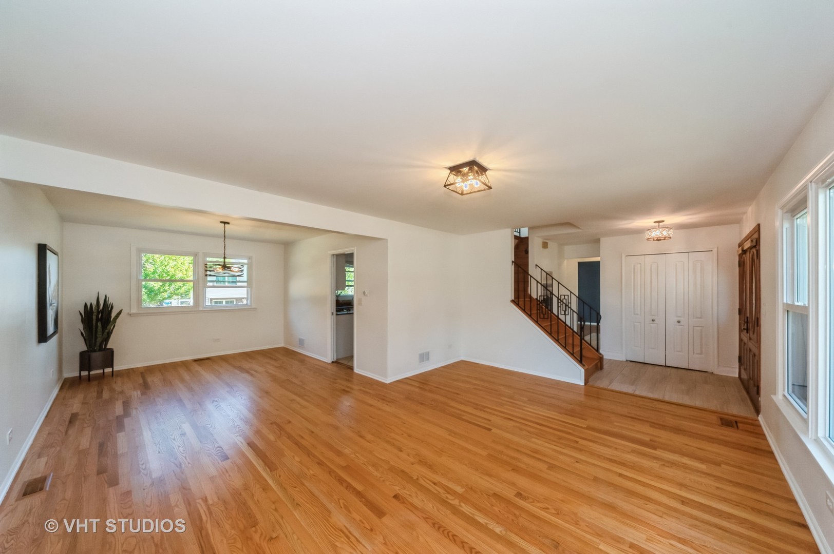 2425 N Windsor Drive