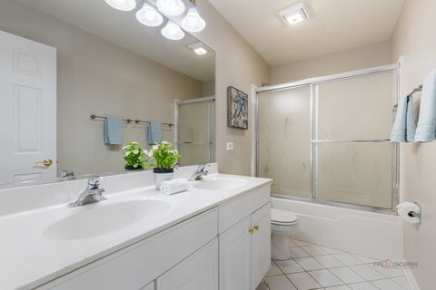 Tiny photo for 371 Sycamore Street, Vernon Hills, IL 60061 (MLS # 12593898)