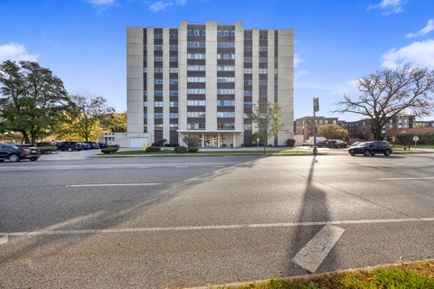 Photo of 141 N LA GRANGE Road #901, La Grange, IL 60525 (MLS # 12769011)