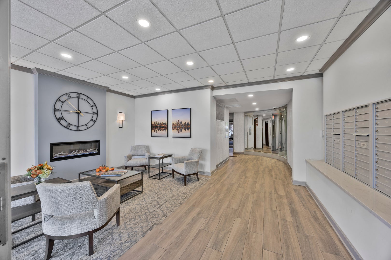 141 N LA GRANGE Road 901