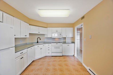 Tiny photo for 141 N LA GRANGE Road #901, La Grange, IL 60525 (MLS # 12769011)