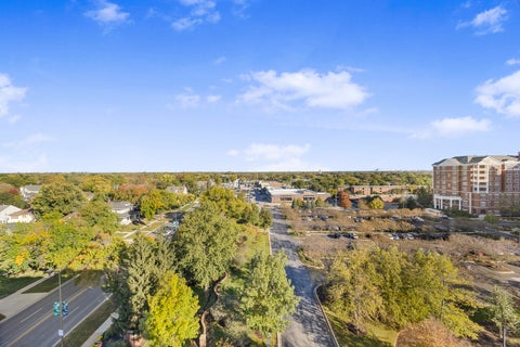 Tiny photo for 141 N LA GRANGE Road #901, La Grange, IL 60525 (MLS # 12769011)