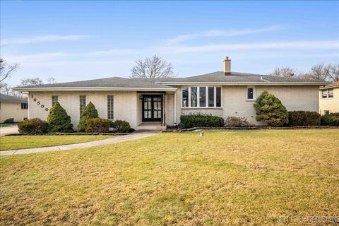 Photo of 16500 Leslie Ann Drive, Tinley Park, IL 60477 (MLS # 12541392)